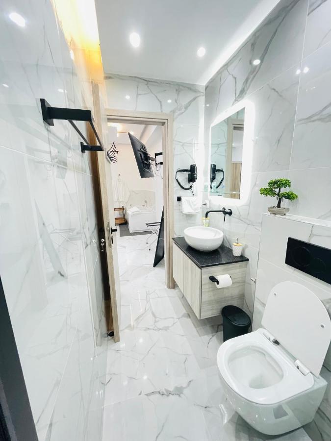 Apollo 2 Bd Jacuzzi Suite 雅典 外观 照片