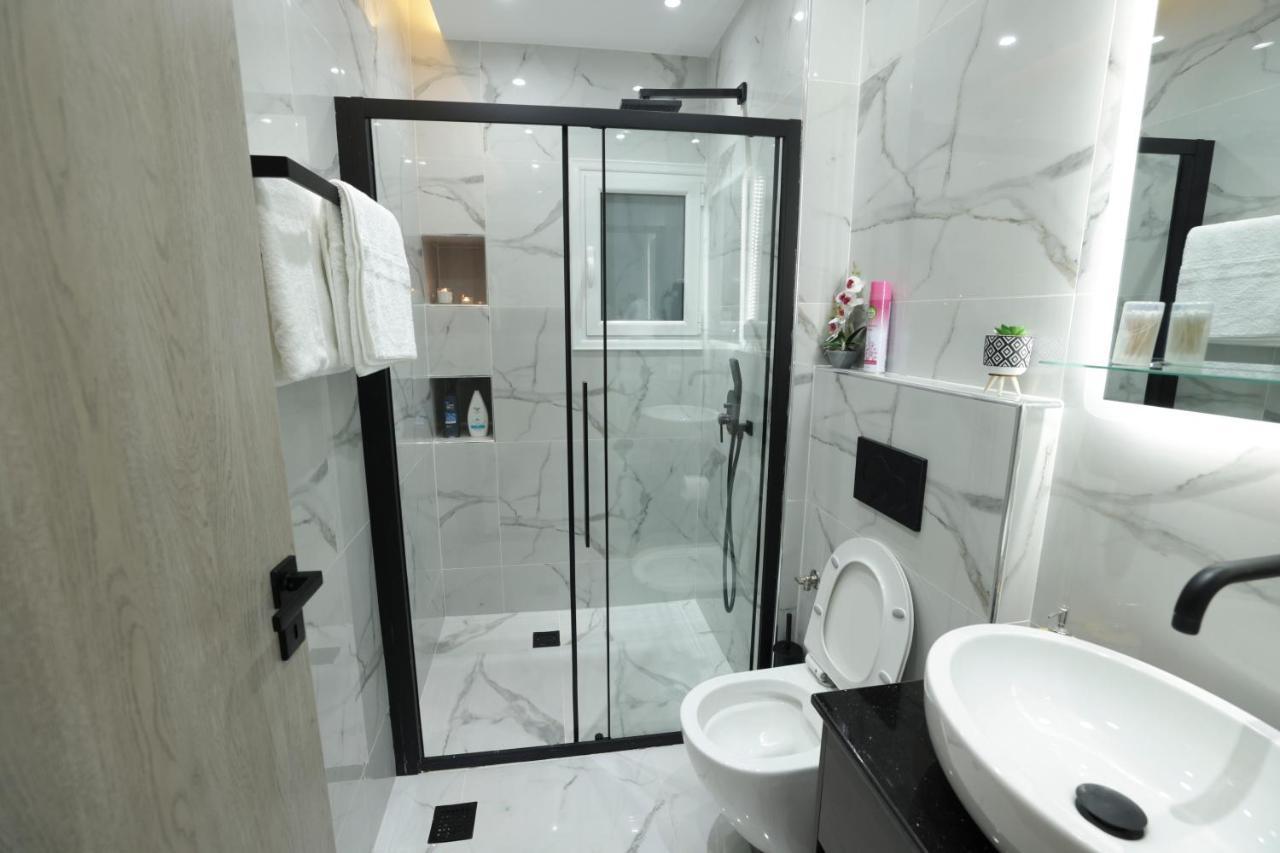 Apollo 2 Bd Jacuzzi Suite 雅典 外观 照片