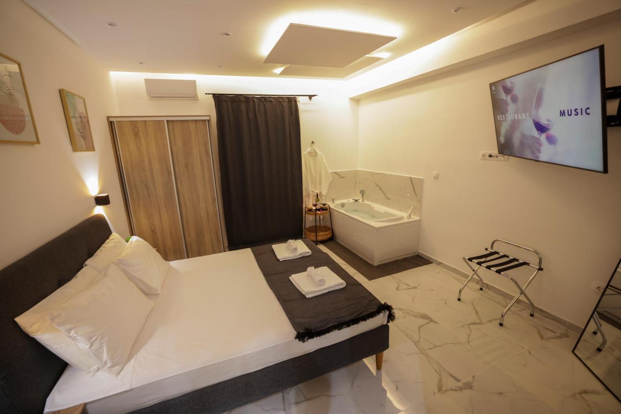 Apollo 2 Bd Jacuzzi Suite 雅典 外观 照片